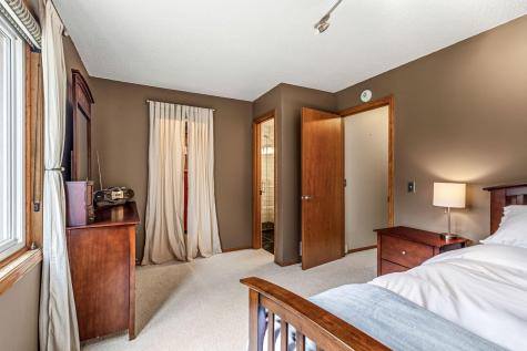 4711 Covington Circle Eagan MN 55122