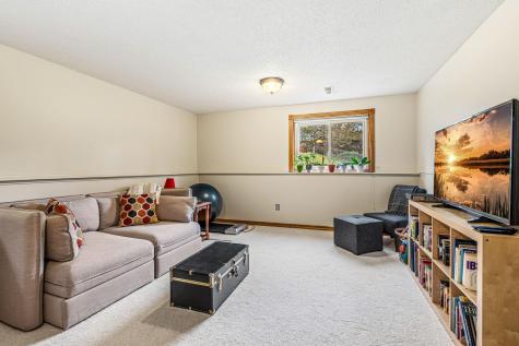 4711 Covington Circle Eagan MN 55122
