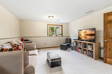 4711 Covington Circle Eagan MN 55122