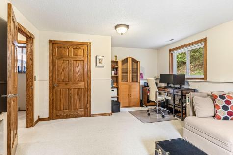 4711 Covington Circle Eagan MN 55122