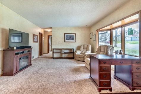 413 E St. Charles Avenue Fergus Falls MN 56537