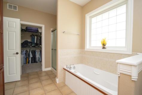 2346 Abbywood Lane North Mankato MN 56003