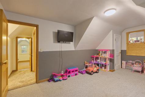 115 Lake Avenue E Winsted MN 55395