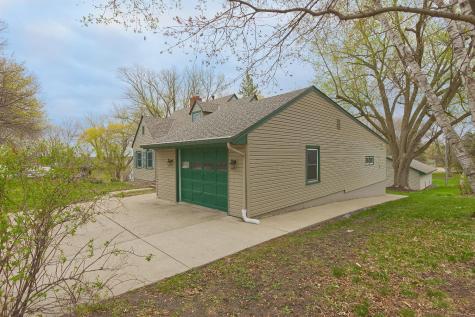 115 Lake Avenue E Winsted MN 55395