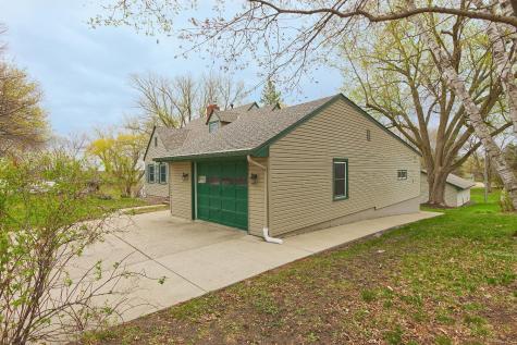 115 Lake Avenue E Winsted MN 55395