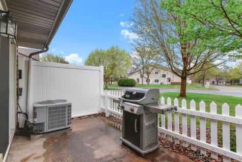 2565 Lockwood Drive Mendota Heights MN 55120