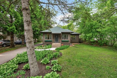 944 Mahtomedi Avenue Mahtomedi MN 55115