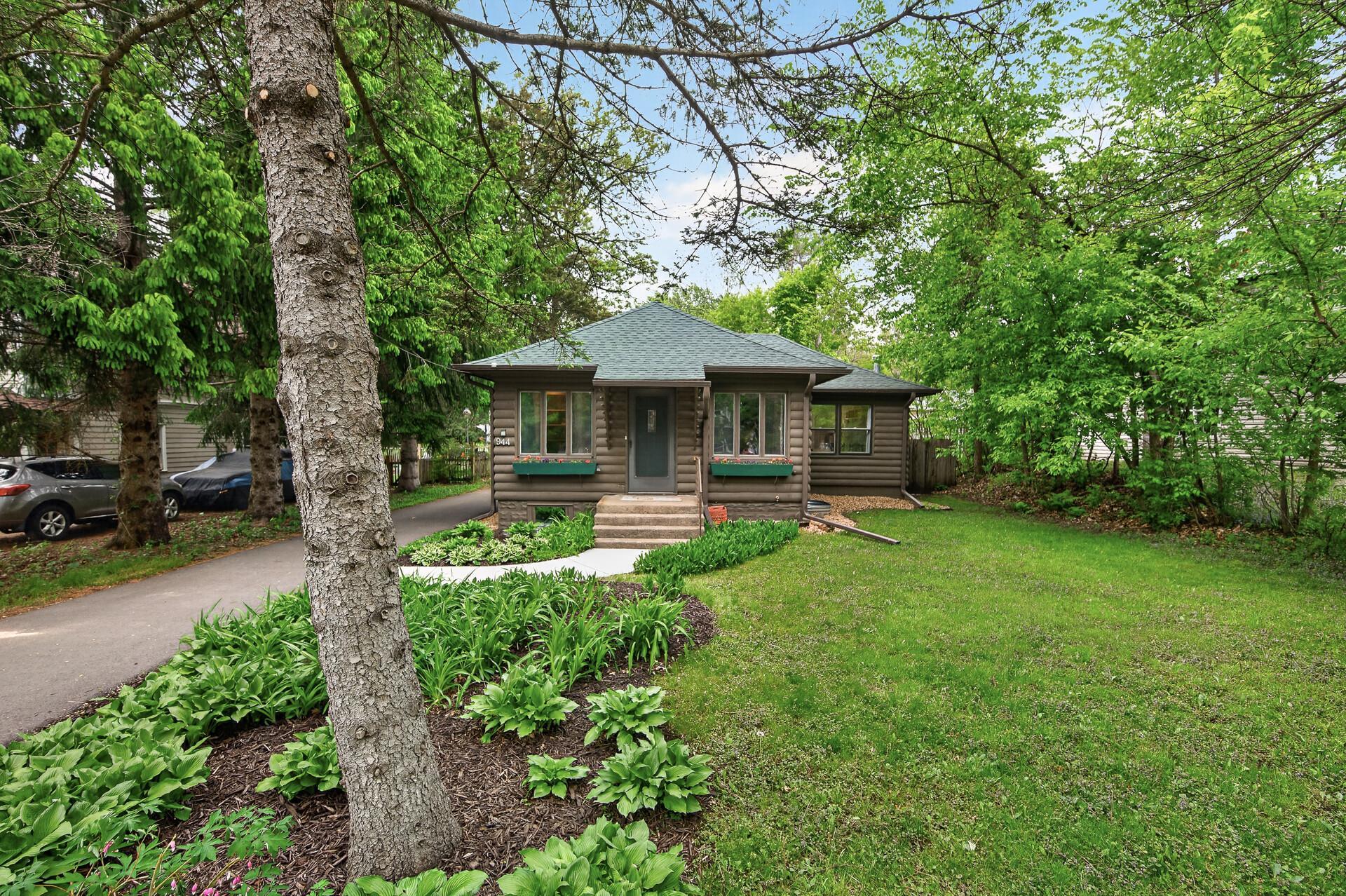 944 Mahtomedi Avenue Mahtomedi MN 55115