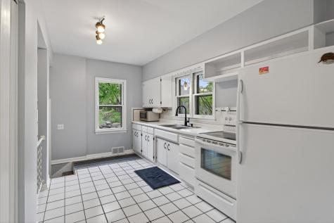 944 Mahtomedi Avenue Mahtomedi MN 55115