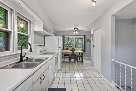 944 Mahtomedi Avenue Mahtomedi MN 55115
