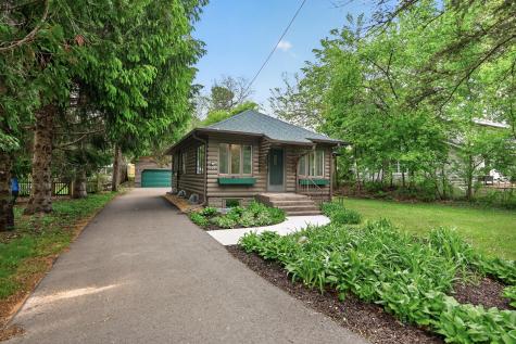 944 Mahtomedi Avenue Mahtomedi MN 55115