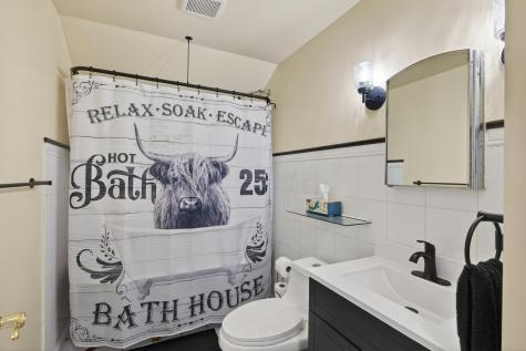 944 Mahtomedi Avenue Mahtomedi MN 55115