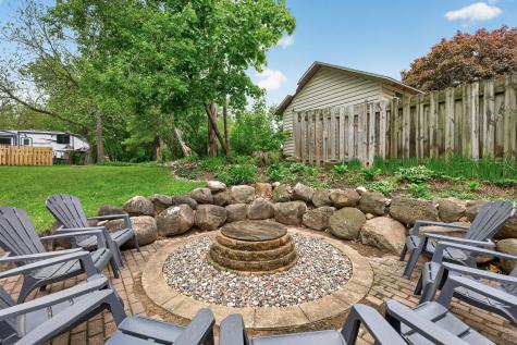 944 Mahtomedi Avenue Mahtomedi MN 55115