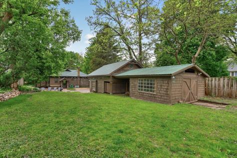 944 Mahtomedi Avenue Mahtomedi MN 55115