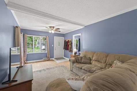 944 Mahtomedi Avenue Mahtomedi MN 55115