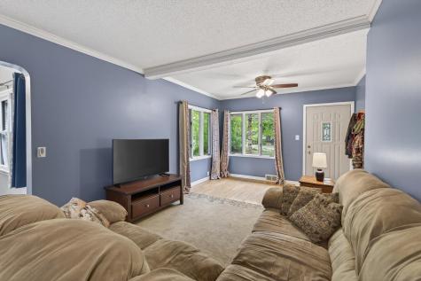 944 Mahtomedi Avenue Mahtomedi MN 55115