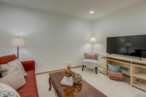 4333 Victor Path Hugo MN 55038