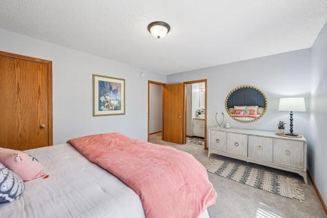 4275 Hanrehan Lake Boulevard Savage MN 55378
