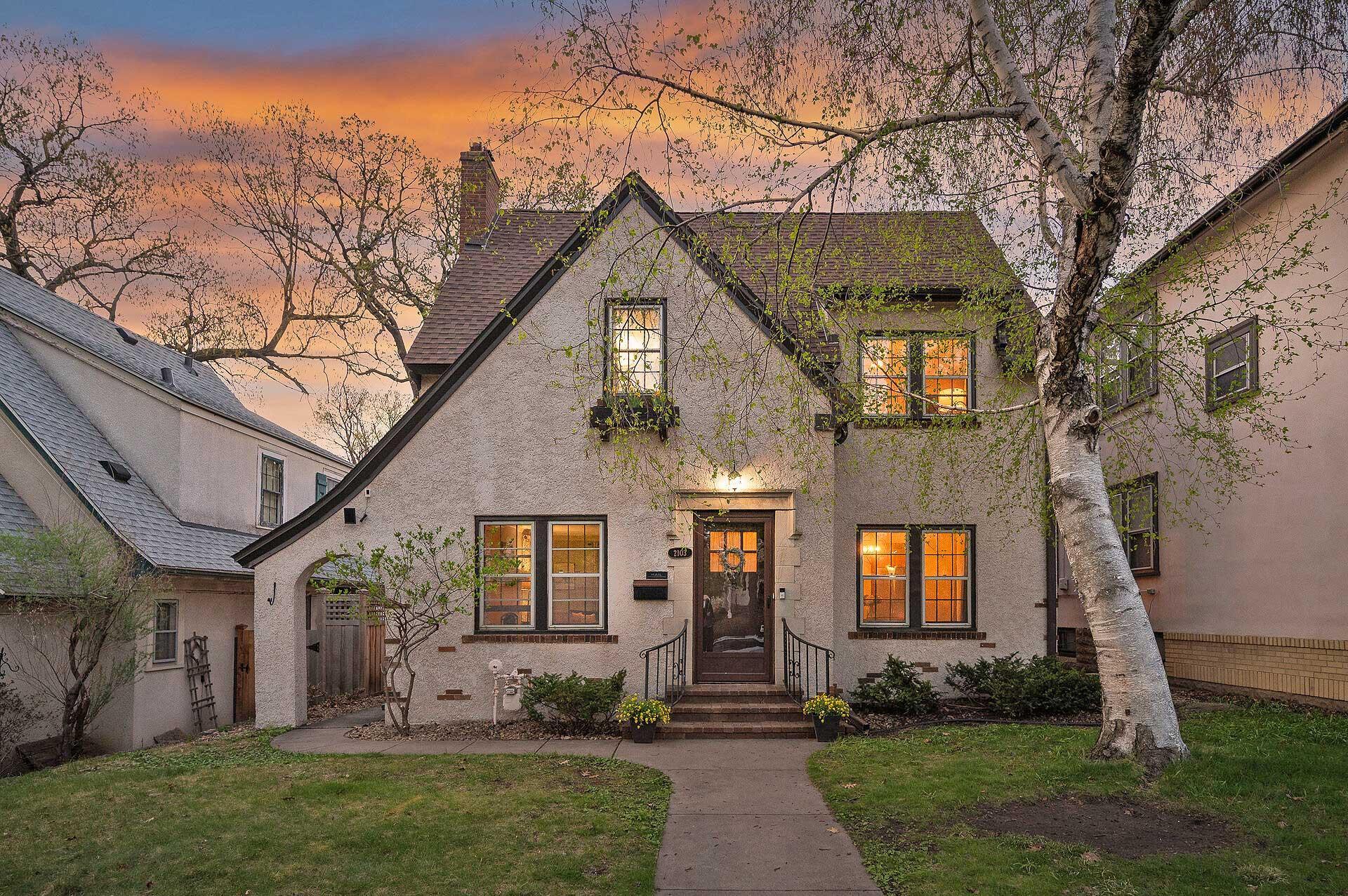 2103 Saint Clair Avenue Saint Paul MN 55105