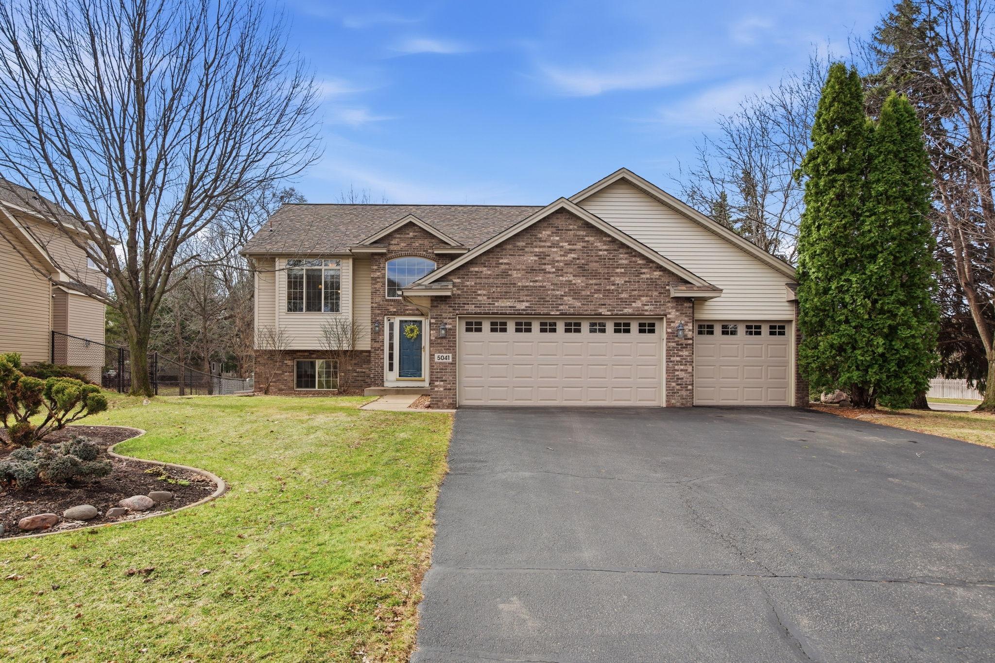 5041 Marigold Avenue N Brooklyn Park MN 55443