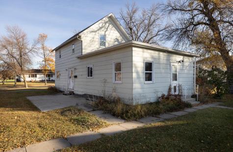 222 6th Street NE Hillsboro ND 58045