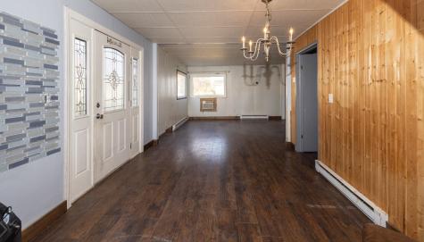 222 6th Street NE Hillsboro ND 58045