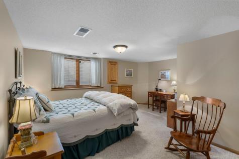 14207 41st Avenue N Plymouth MN 55446
