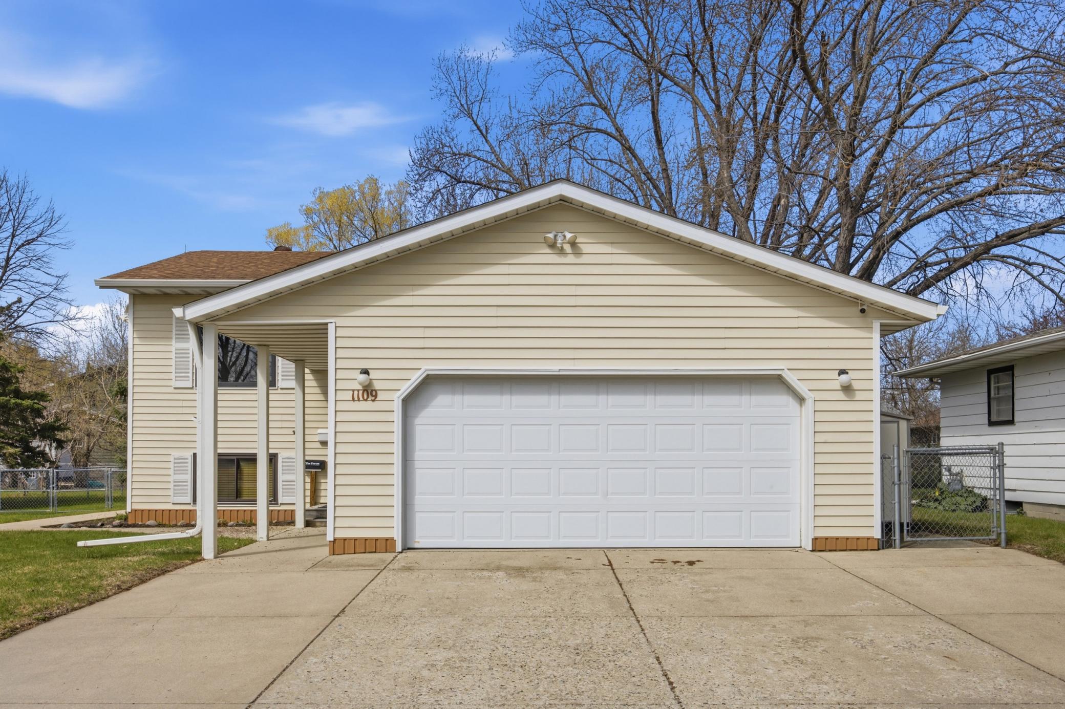 1109 9th Street N Moorhead MN 56560