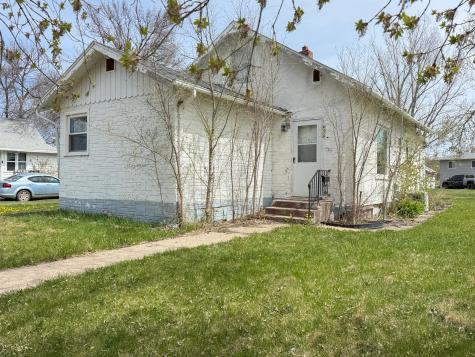 432 7th Avenue NE Valley City ND 58072