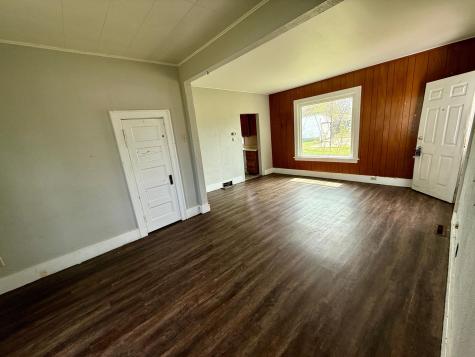 432 7th Avenue NE Valley City ND 58072