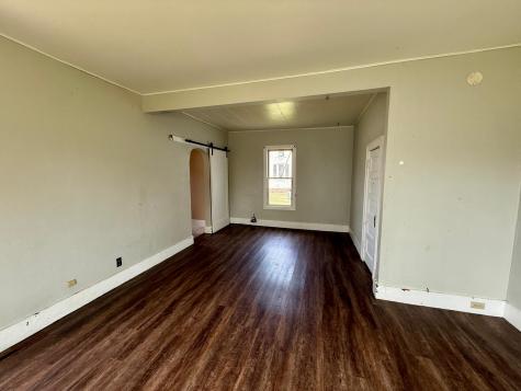 432 7th Avenue NE Valley City ND 58072