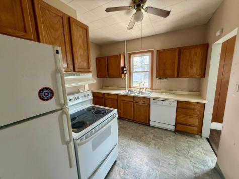 432 7th Avenue NE Valley City ND 58072