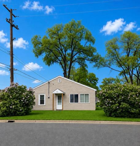 635 1st St NE Saint Cloud MN 56304