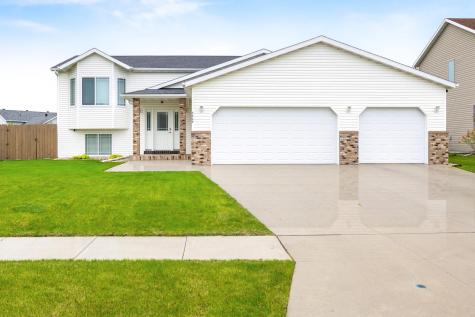 4809 43rd Street S Fargo ND 58104
