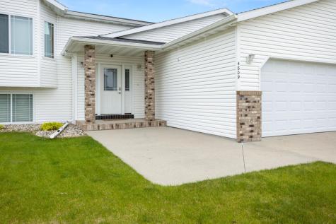 4809 43rd Street S Fargo ND 58104