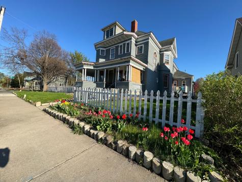 1464 Minnehaha Ave W Saint Paul MN 55104