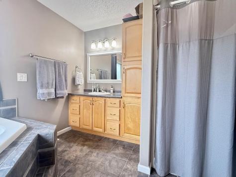 4742 44th Street S Fargo ND 58104