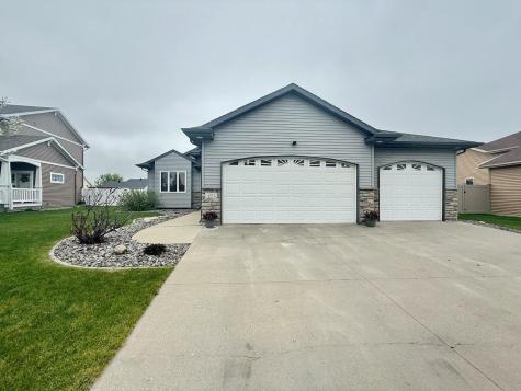 4742 44th Street S Fargo ND 58104