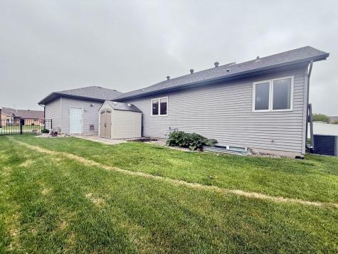 4742 44th Street S Fargo ND 58104