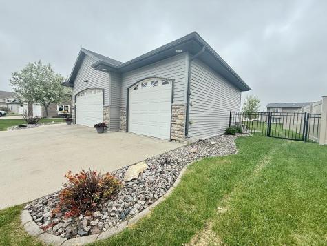 4742 44th Street S Fargo ND 58104