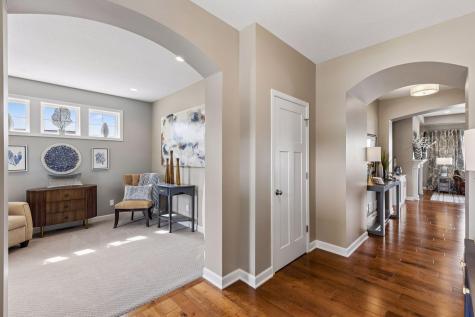 1372 Pleasant Lake Drive Woodbury MN 55129