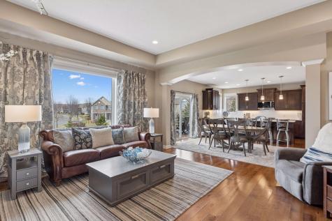 1372 Pleasant Lake Drive Woodbury MN 55129