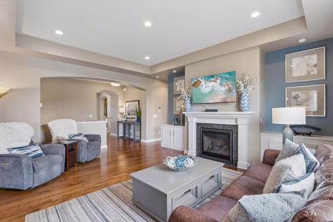 1372 Pleasant Lake Drive Woodbury MN 55129