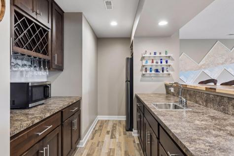 1372 Pleasant Lake Drive Woodbury MN 55129