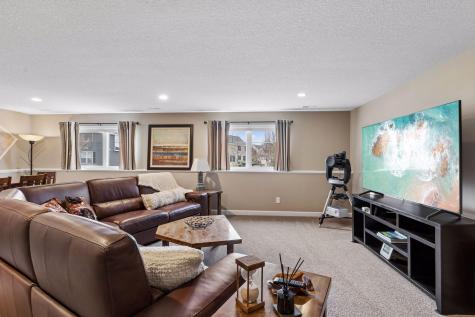 1372 Pleasant Lake Drive Woodbury MN 55129