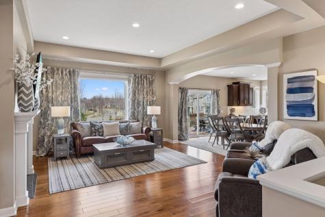 1372 Pleasant Lake Drive Woodbury MN 55129