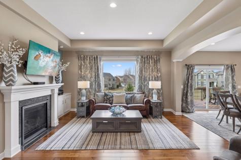 1372 Pleasant Lake Drive Woodbury MN 55129