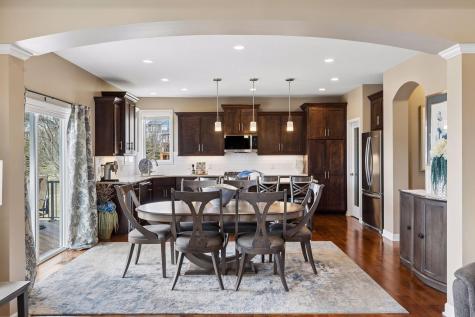 1372 Pleasant Lake Drive Woodbury MN 55129