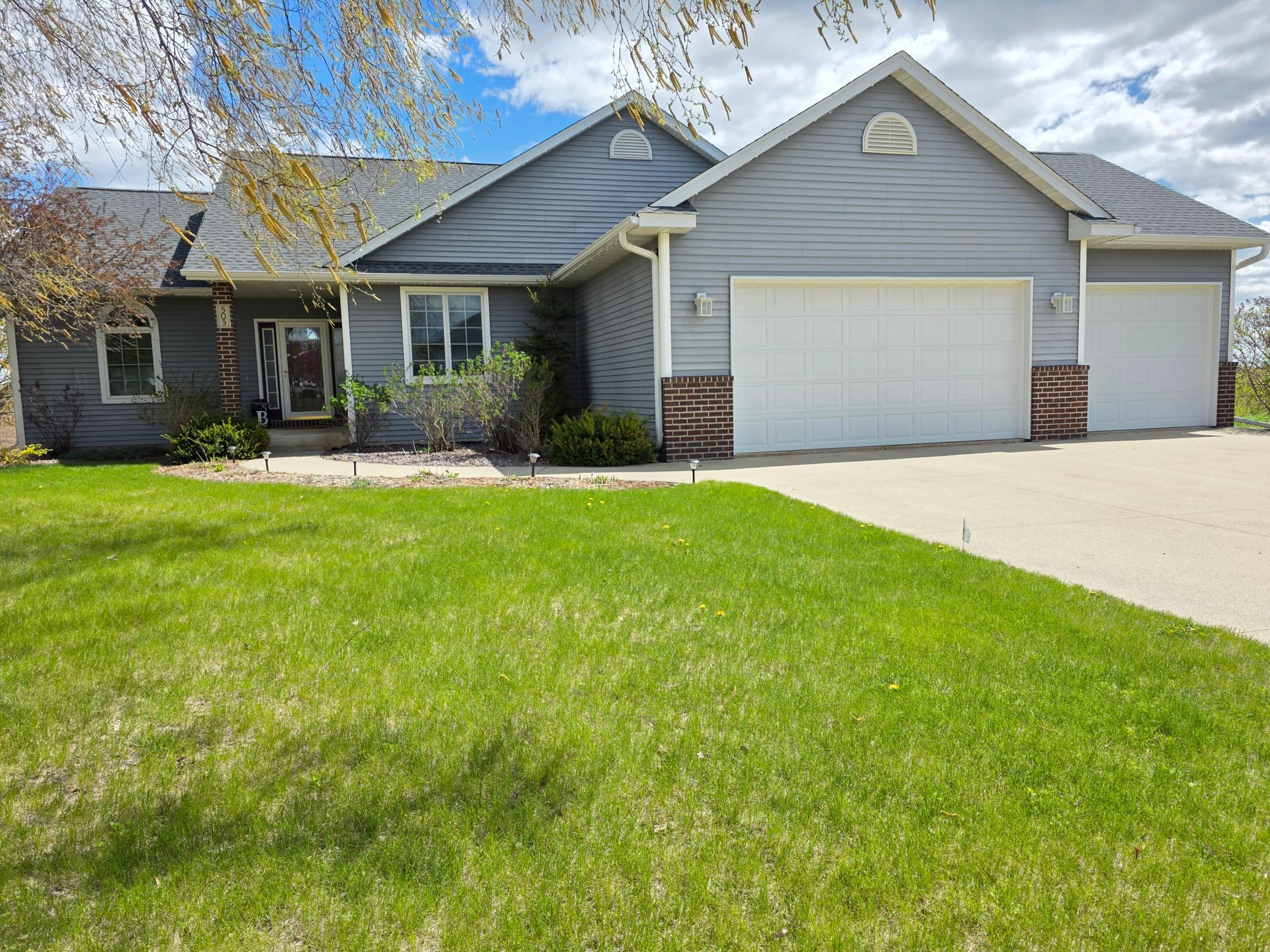 505 4th Street SE Plainview MN 55964