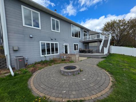 505 4th Street SE Plainview MN 55964